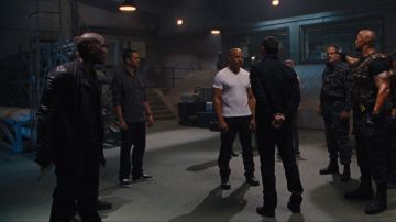 The Vans shoes Old Skool black Brian O'conner (Paul Walker) in Fast and Furious 6