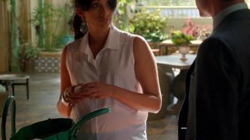 Blusa Asos de DIVYA KATDARE en Royal Pains S8E3