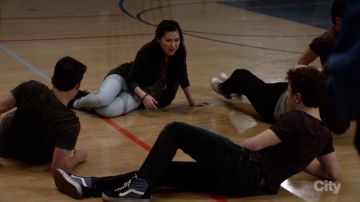 Sneakers Vans blue rising stars in Modern Family