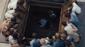 Shoes Palladium of Teresa (Kaya Scodelario) in The Maze