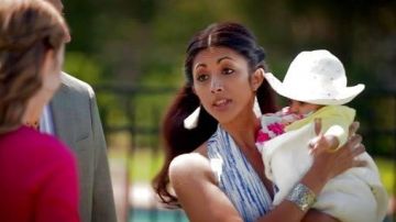 The dress Kenzo range by Divya Katdare (Reshma Shetty), in the Royal Rolls S07E04