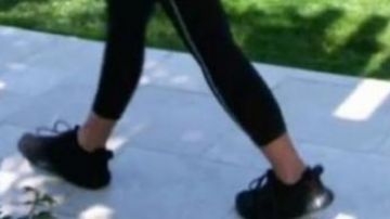 Shoes Yeezy Boost 350 worn by Kim Kardashian in The Incredible family Kardashian