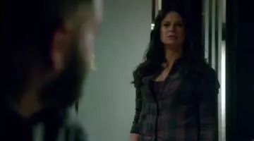 Le top de Quinn Perkins (Katie Lowes) dans Scandal S4E22