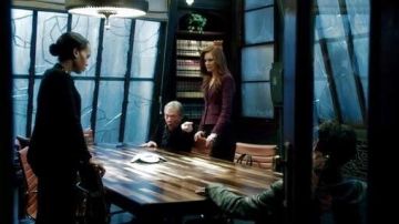 La veste d'Abby Whelan (Darby Stanchfield) dans Scandal S4E17