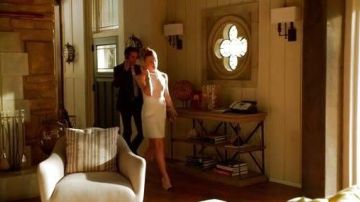 Zapatos Miu Miu de Paige collins en royal pains S7E4