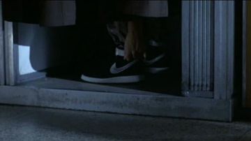 Les chaussures Nike Vandal noires dans Terminator
