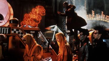 Los zapatos negros Adidas de Rick Deckard (Harrison Ford) en Blade Runner