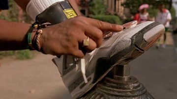 Shoes Nike Air Jordan IV White Cement of Buggin Out (Giancarlo Esposito) in Do the Right Thing
