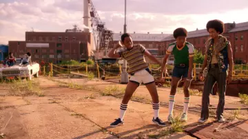 Les chaussures Puma Suede noires de Boo-Boo Kipling (Tremaine Brown Jr.) dans The Get Down S01E03
