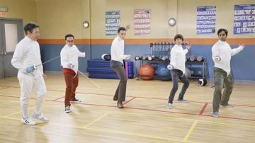 The sneakers Vans Era Van Doren Maui of Howard Wolowitz (Simon Helberg) The Big Bang Theory S09E05