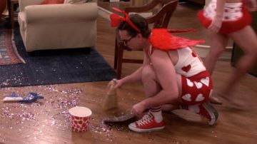 Sneakers Converse Low Chuck Taylor All Star Red Leonard Hofstadter (Johnny Galecki) The Big Bang Theory S09E05