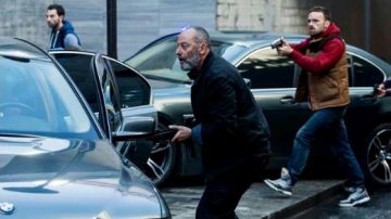 Sneakers rising Alban Lenoir in anti-Gang