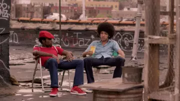 Les Puma Suede rouges de Curtis / Shaolin Fantastic (Shameik Moore) dans The Get Down S01E02