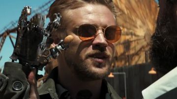 The pair of sunglasses glasses brown Donald Pierce (Boyd Holbrook) in Logan