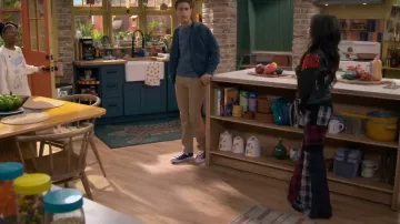 Current Mood Better Together Plaid Pants worn by Billie (Janice LeAnn Brown) as seen in Wizards Beyond Waverly Place (S02E01)