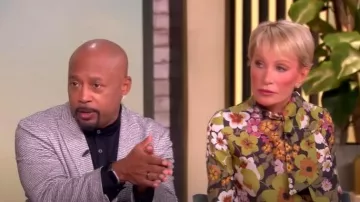 Celine Lavalliere Blouse With Bow worn by Barbara Corcoran as seen in The View on September 26, 2025