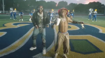 Zapatillas Gucci Beige GG Not Fake Ace usadas por Lil Wayne en 2 Chainz - Money Maker ft. Lil Wayne