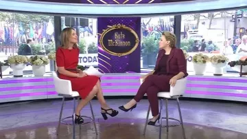Falda midi de tubo Dolce & Gabbana usada por Savannah Guthrie como se ve en Today el 29 de septiembre de 2025
