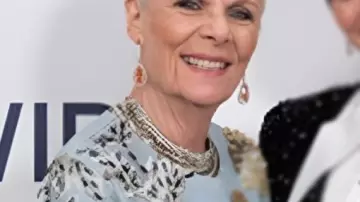 Hôpital général Jane Elliot Veste perlée florale portée par (Jane Elliot) à l’hôpital général