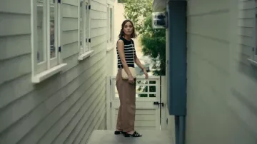 CORREDERAS DE CUERO A.P.C. Aly à Talon de 50 mm usadas por Sylvia (Rose Byrne) como se ve en Platonic (S02E09)