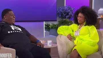 Top de Imad Eduso Adunni usado por Jennifer Hudson como se ve en The Jennifer Hudson Show el 28 de septiembre de 2025