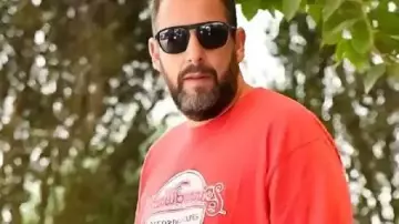 NYC 2025 Red T-shirt worn by Adam Sandler in ADAM SANDLER in New York! ???? #nyc #adamsandler