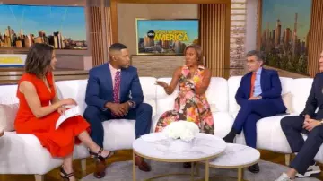 Vestido midi con detalle de costura de sastrería de viaje Me+Em usado por Maggie Rulli como se ve en Good Morning America el 30 de septiembre de 2025