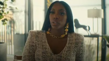 Pendientes colgantes anatómicos de oro Schiaparelli usados por Bitsy (Porsha Williams) como se ve en Mentes brillantes (S02E01)