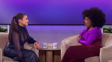 Jupe longue crayon en cuir Khaite Loxley portée par Olivia Culpo telle qu’elle a été vue dans le spectacle de Jennifer Hudson le 30 septembre 2025