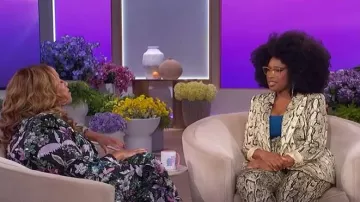 Dries van Noten Veste boutonnée à double boutonnage à imprimé peau de serpent portée par Jennifer Hudson, vue dans le spectacle de Jennifer Hudson le 30 septembre 2025