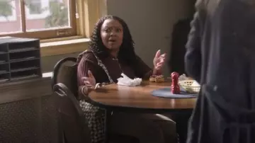 Baggu Duck Bag worn by Janine Teagues (Quinta Brunson) as seen in Abbott Elementary (S05E01)