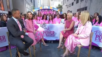 Sandales en cuir cloutées Prada portées par Savannah Guthrie, comme on le voit dans Today le 1er octobre 2025