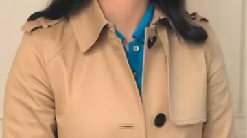 Trench Coat worn by Anna De La Vega (Sofia Carson) in Film My Oxford Year 2025