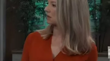 Top de punto rojo de General Hospital usado por Laura Wright como se ve en General Hospital