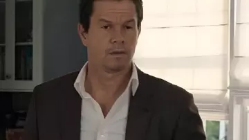 Brown Blazer of Parker (Mark Wahlberg) in Play Dirty