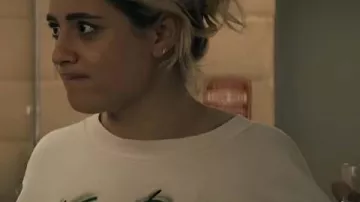 White Sweatshirt of Emma Meyer / Little Cricket (Lizze Broadway) in Gen V (S02)