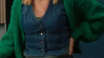 Cárdigan verde usado por Eva Garvey (Sharon Horgan) en Bad Sisters