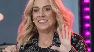 NBC Today 2025 Sheryl Crow Black Floral Jacket in the music video Sheryl Crow - Live At The Capitol Theater FULL CONCERT HD