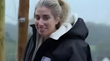 Stacey Solomon Stacey And Joe S02 Robe noire portée par Self (Stacey Solomon) comme on le voit dans Stacey & Joe (S02E02)