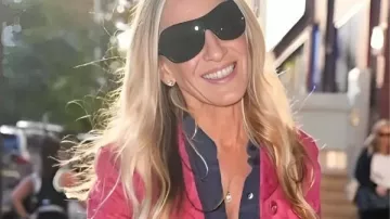 CBS Mornings 2025 Sarah Jessica Parker Manteau rose dans CBS Mornings