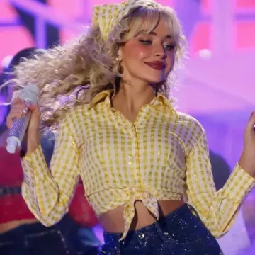 Sabrina Carpenter Austin City Limits Yellow Shirt Sabrina Carpenter (Sabrina Carpenter) in eurosweetheart