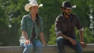 Boot Barn Kimes Ranch Jean-pantalon taille haute Jennifer Light Wash pour femme porté par Amy Fleming (Amber Marshall) comme on le voit dans Heartland (S18E08)