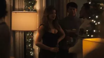 Réalisation L’Anouk dans Cosmos Devoré portée par Bree (Catherine Missal) comme on le voit dans Tell Me Lies (S02E07)