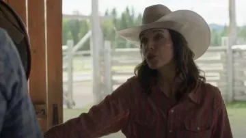 Kimes Ranch Chemise à rayures Ingram pour femmes portée par Lou Fleming (Michelle Morgan) comme on le voit dans Heartland (S18E09)
