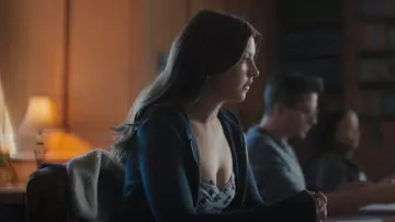 Cardigan à capuche en tricot edikted porté par Bree (Catherine Missal) comme on le voit dans Tell Me Lies (S02E07)