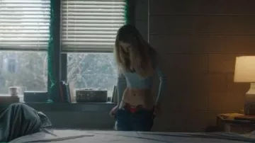 True Religion Gina Super T Jeans usados por Lucy Albright (Grace Van Patten) como se ve en Tell Me Lies (S02E08)