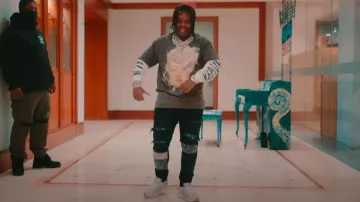 Amiri Aged Black & Vintage Bandana Artpatch Jeans porté par 42 Dugg dans EST Gee, 42 Dugg - Thump Sh*t (Official Music Video)