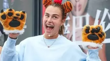 Sudadera con Reunión de Fans del Abierto de Wuhan 2025 de Aryna Sabalenka