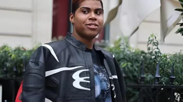 EJ Johnson Femme Printemps-Été 2026 T-shirt graphique en John Devir Faits saillants de l’été 2023 | CROSSE DE BORD D’ATTAQUE | CLASSE DE 2026
