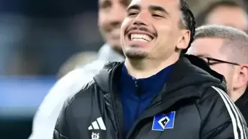 Bundesliga 2025 Rayan Philippe Veste matelassée noire en PREMIER JOUR DE RAYAN PHILIPPE À HSV | Contrôle médical, signature et première formation
